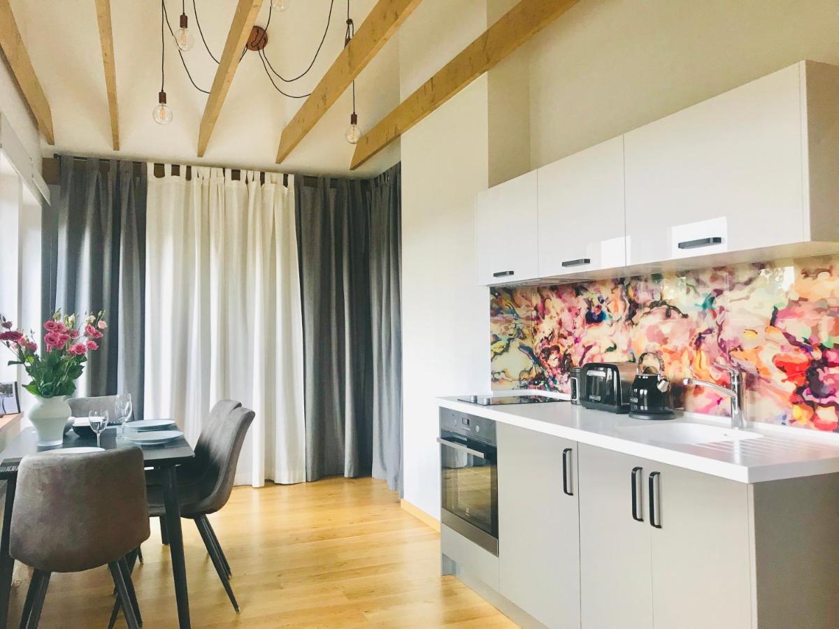 Family Apartment 100M From The Beach Jūrkalne Exterior foto