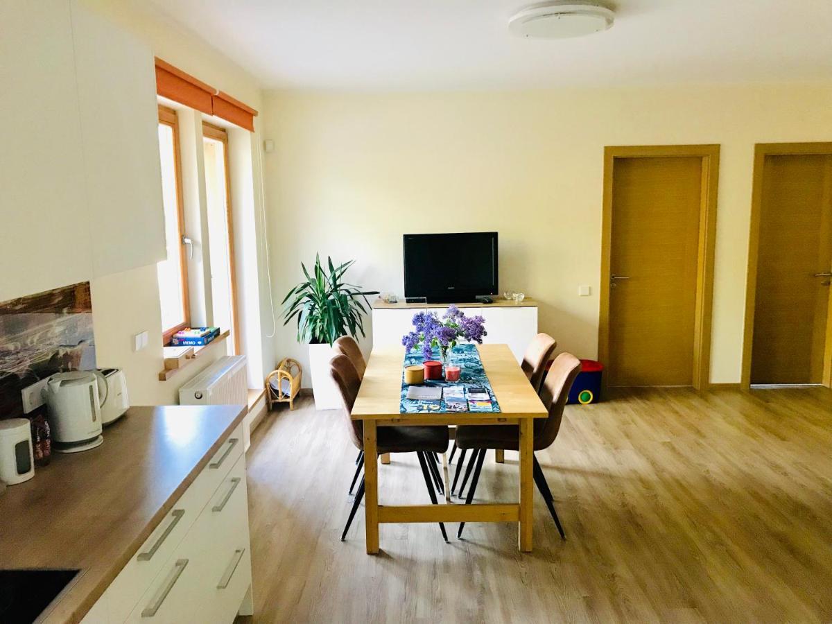 Family Apartment 100M From The Beach Jūrkalne Exterior foto