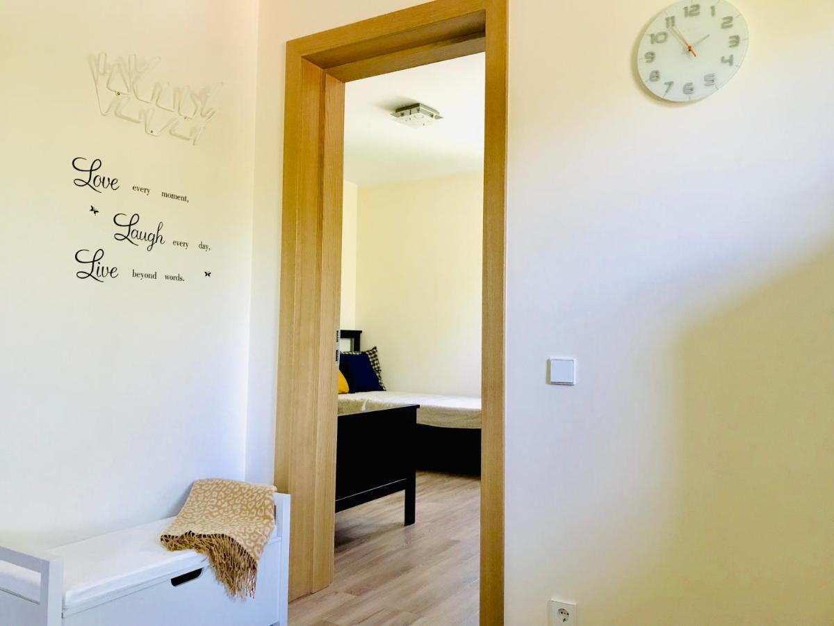 Family Apartment 100M From The Beach Jūrkalne Exterior foto