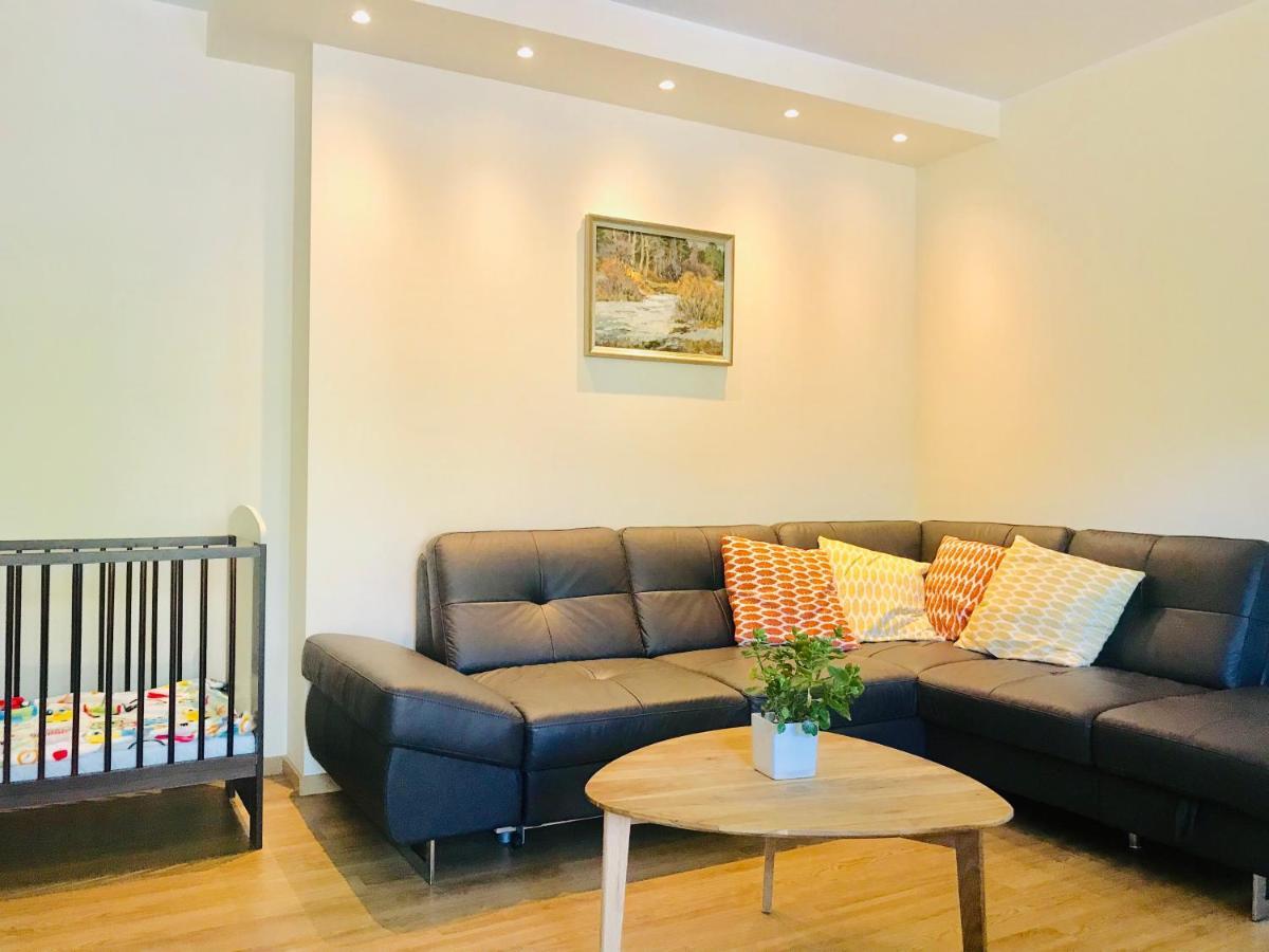 Family Apartment 100M From The Beach Jūrkalne Exterior foto