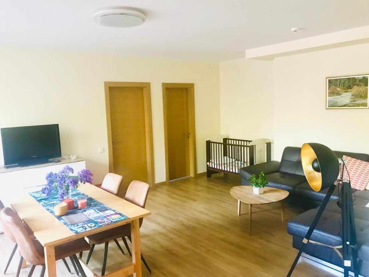 Family Apartment 100M From The Beach Jūrkalne Exterior foto